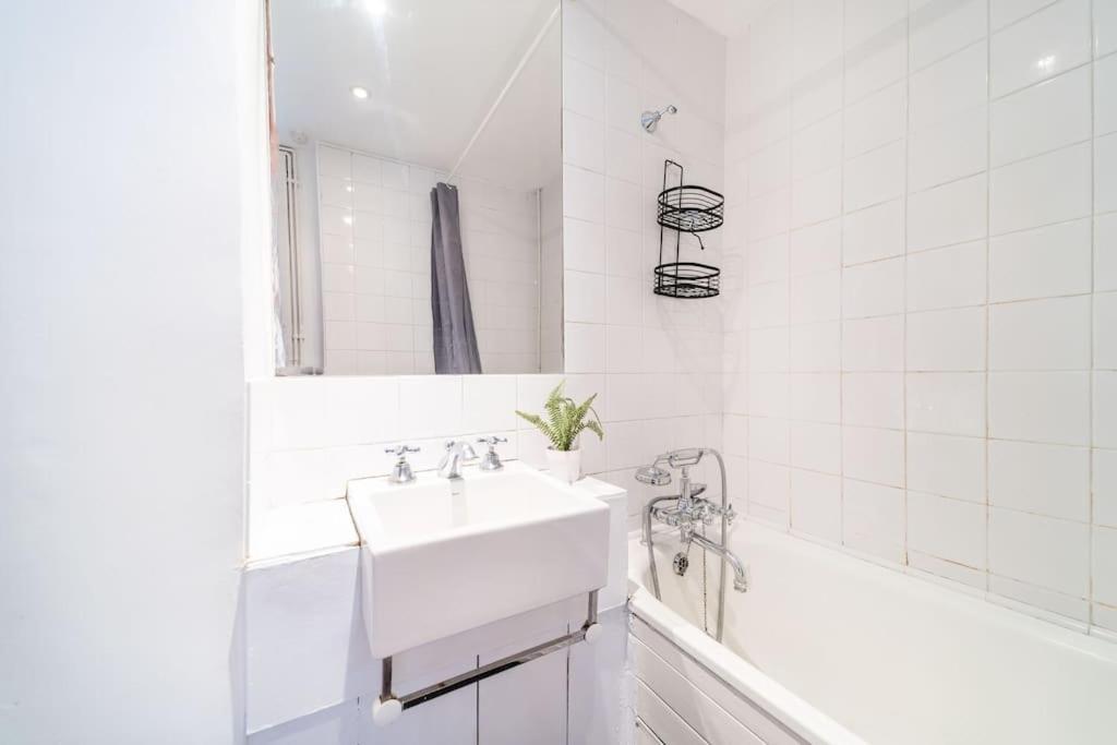 Beautiful One Bedroom Flat In Tavistock Place Лондон Екстер'єр фото